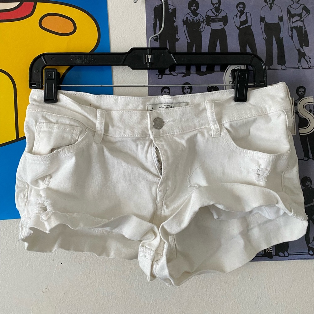 WHITE A&F SHORTS